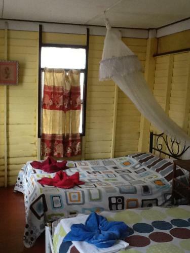 Hostal Phiman Riverview Guesthouse