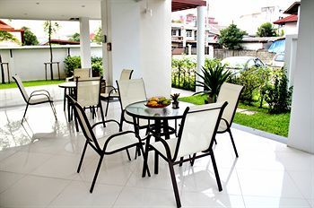 The Meet Green Apartment