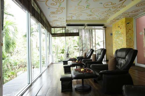 Serene Bangkok Bed And Breakfast