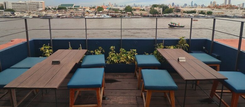 Hotel Baan Wanglang Riverside, Bangkok