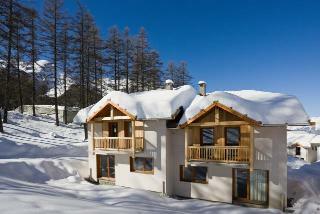 Les Chalets De La Combe D'or