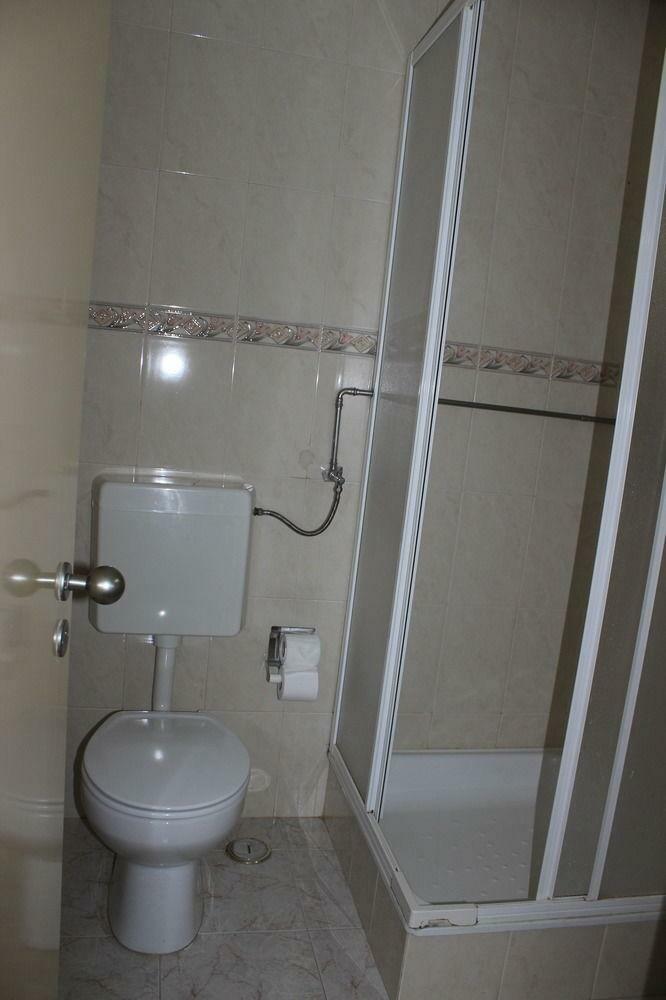 Albergue Wot New Lisbon