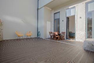 Terrace & Sunny Apartment