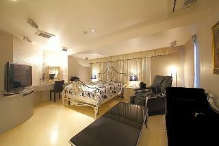 V Hotel Adults Only