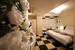 V Hotel Adults Only
