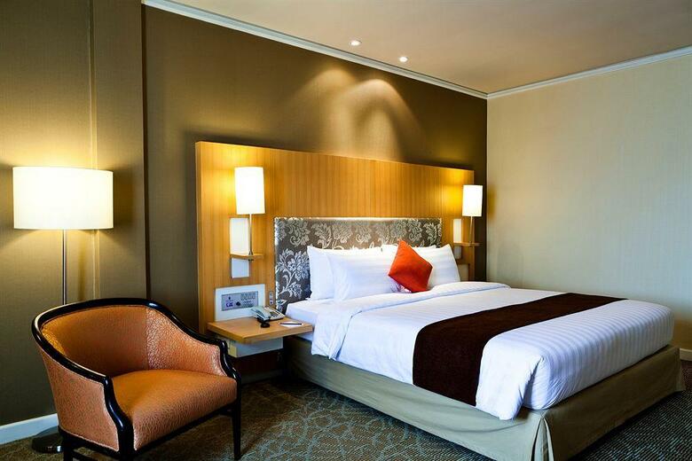 Hotel Royal Princess Larn Luang