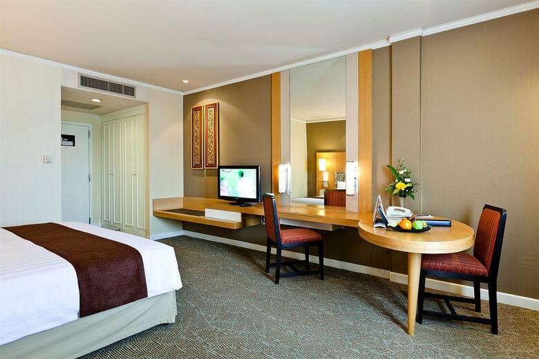 Hotel Royal Princess Larn Luang