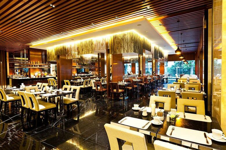 Hotel Royal Princess Larn Luang