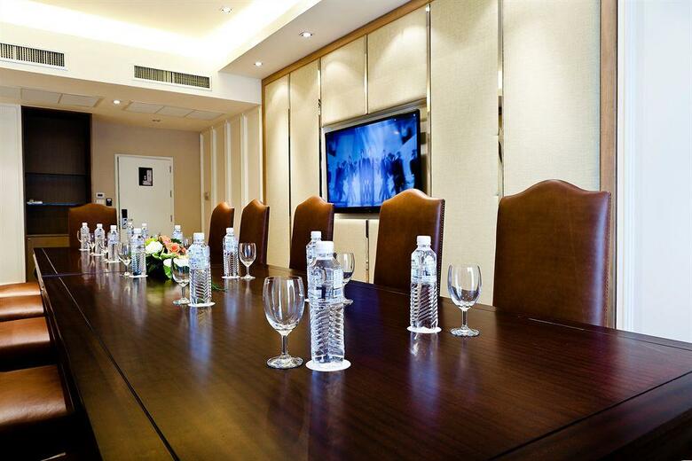 Hotel Royal Princess Larn Luang