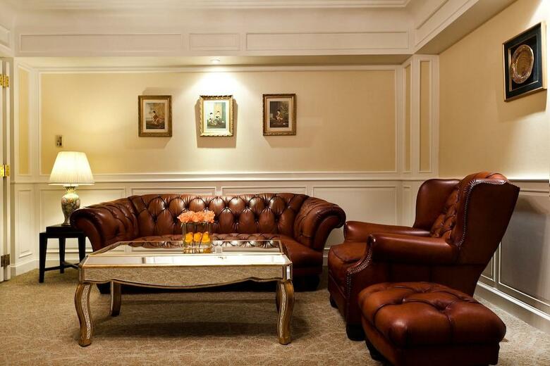 Hotel Royal Princess Larn Luang