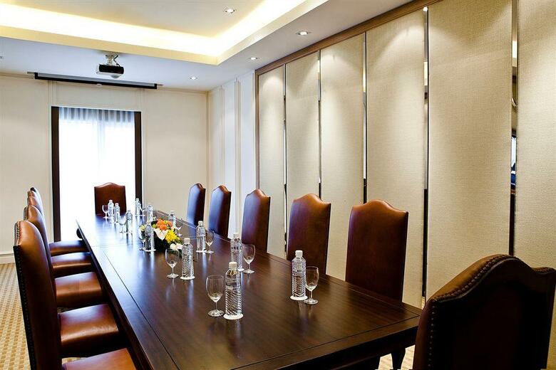 Hotel Royal Princess Larn Luang