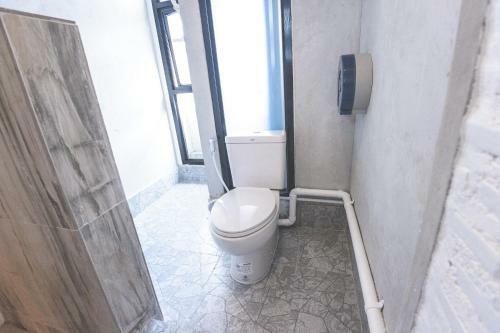 Glur Bangkok Hostel & Coffee Bar
