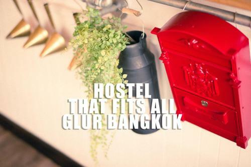 Glur Bangkok Hostel & Coffee Bar