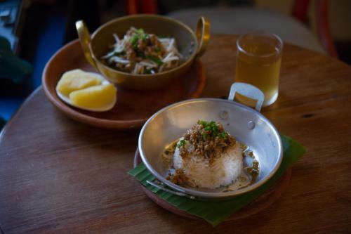 Glur Bangkok Hostel & Coffee Bar
