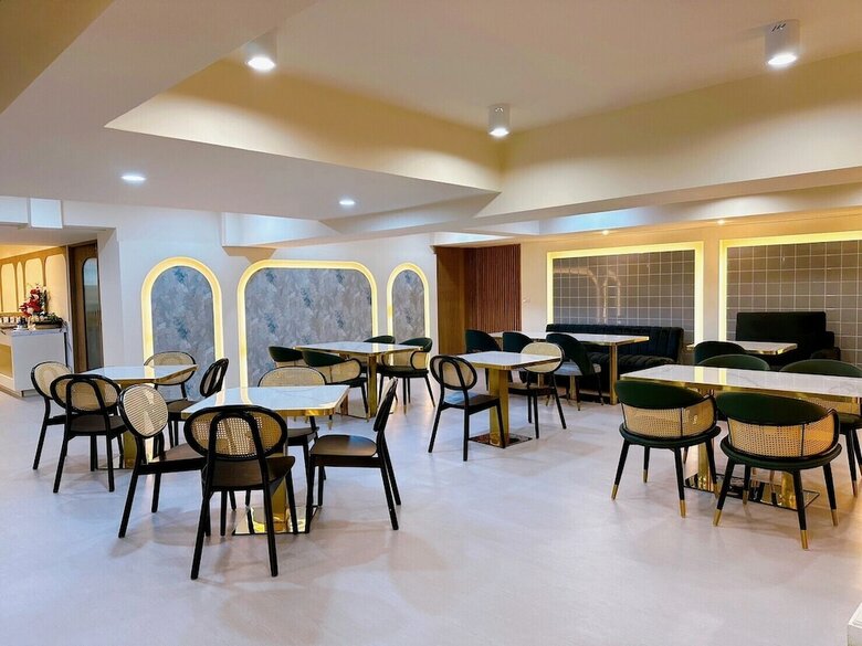 Hotel Cnr House