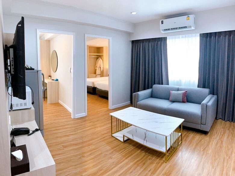 Hotel Cnr House