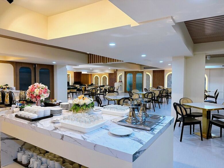 Hotel Cnr House