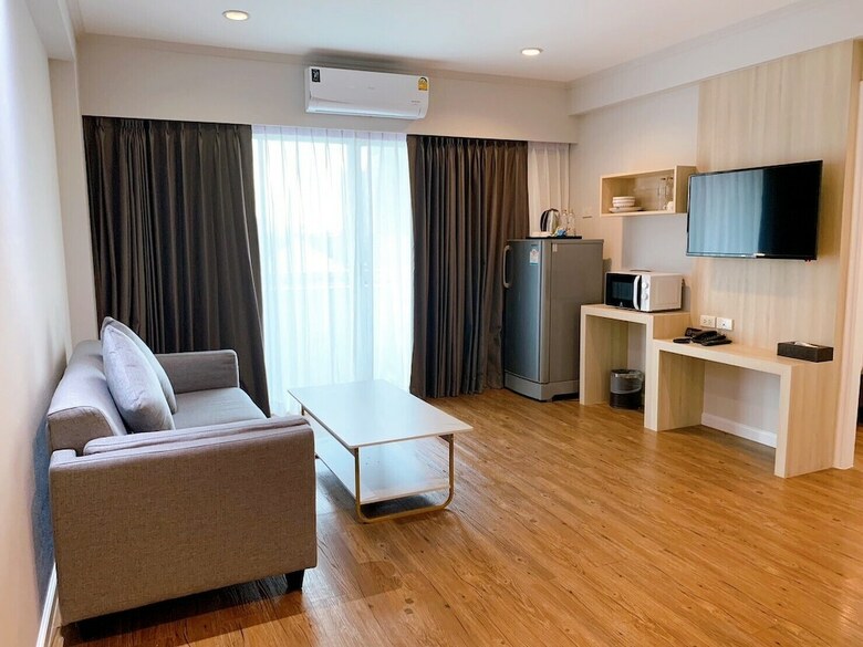 Hotel Cnr House