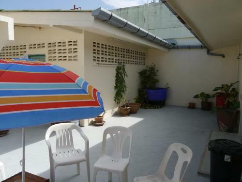 Hostal Dive Den