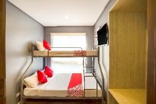 Hotel Oyo 521 Bacaca Suites