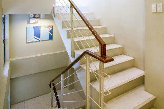 Hotel Oyo 521 Bacaca Suites