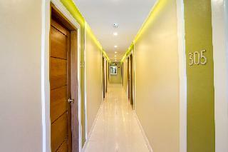 Hotel Oyo 521 Bacaca Suites