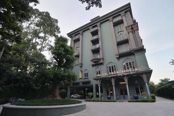 Hotel At Pingnakorn Huaykaew