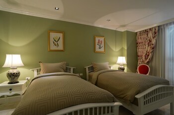 Hotel At Pingnakorn Huaykaew