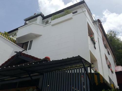 Hostal V.i.p. House