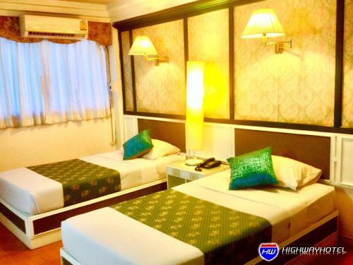 Highway Hotel