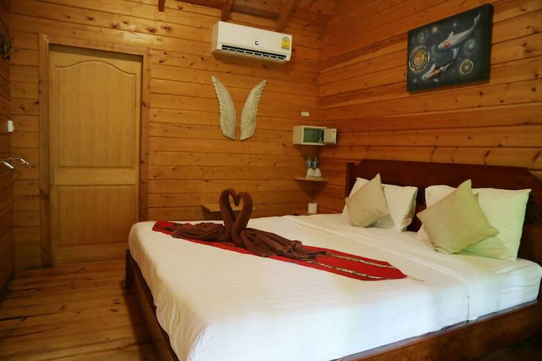 Hotel Log Home Boutique