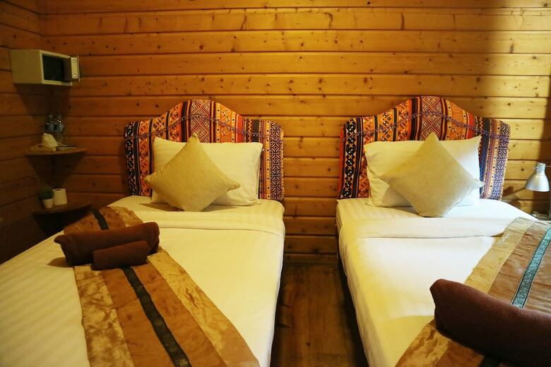 Hotel Log Home Boutique