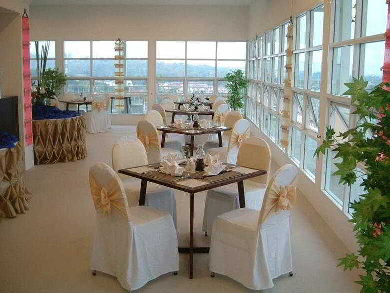 B2 Premier Hotel & Resort