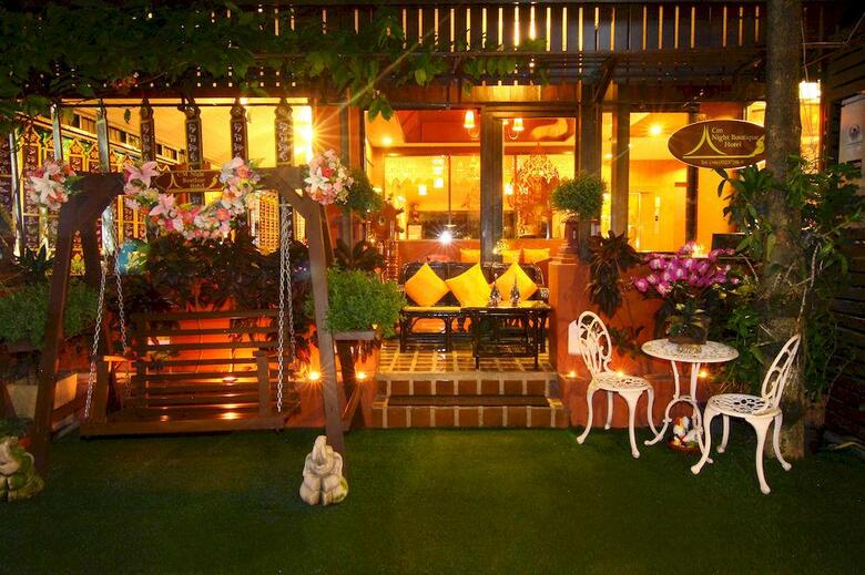 Chiangmai Night Bazaar Boutique Hotel