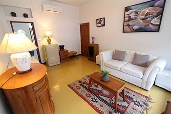 Hostal Umongthong Inn