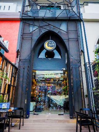 De Ja Moon Hostel