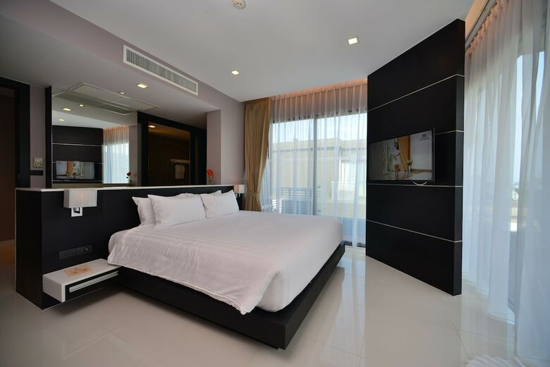 Hotel The Charm Resort Phuket