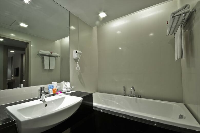 Hotel Citrus Heights Patong Phuket By Compass Hospitality