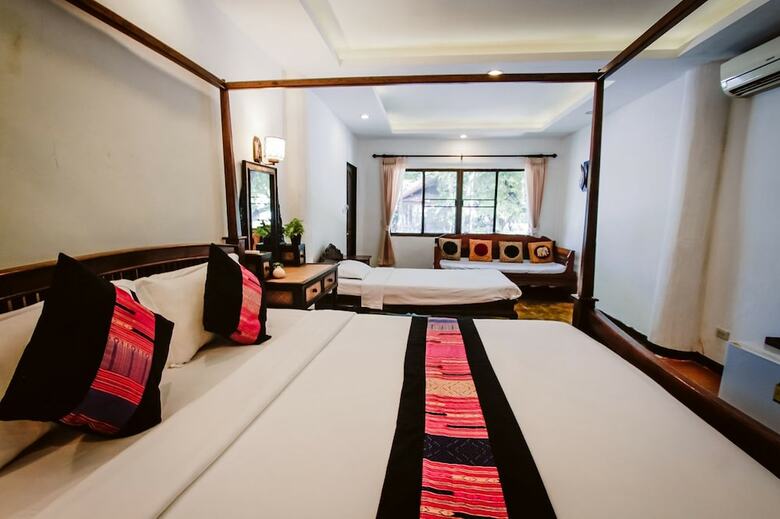 Hotel Baan Thai Resort