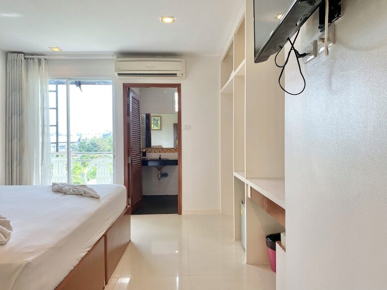 Hotel Patong Holiday