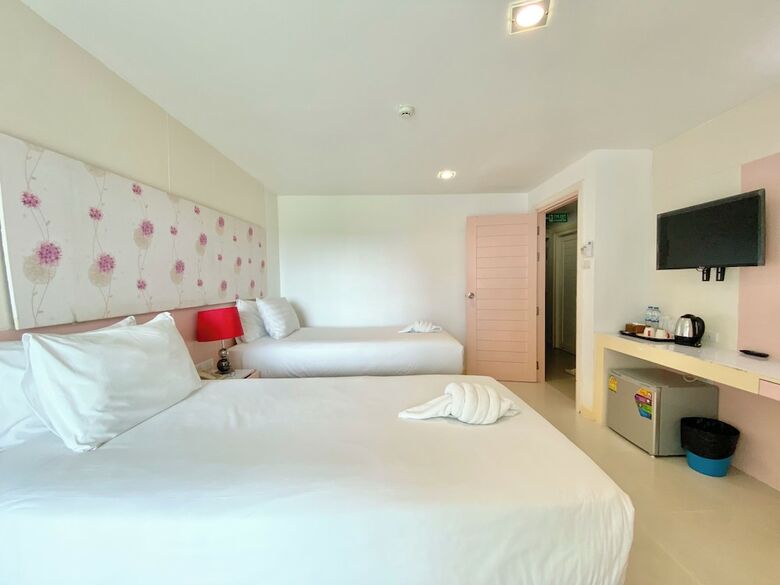 Hotel Patong Holiday
