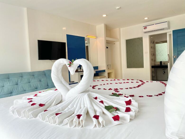 Hotel Patong Holiday