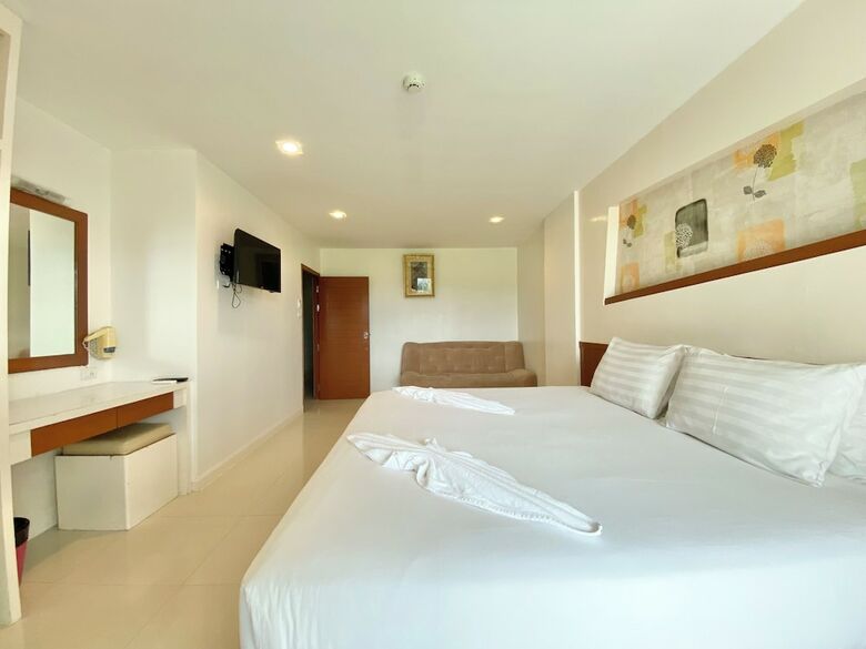 Hotel Patong Holiday