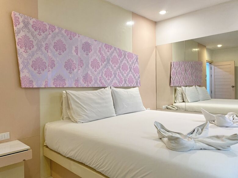 Hotel Patong Holiday