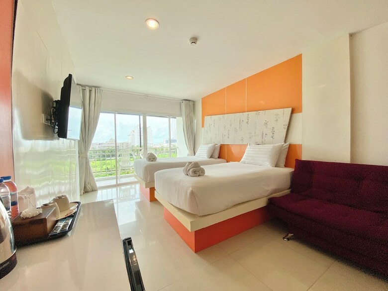 Hotel Patong Holiday