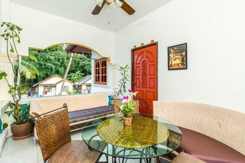 Hostal Eriksson Guesthouse