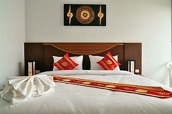 Hotel Issara Resort