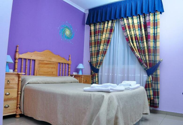 Hotel Hostal Valdepe�as
