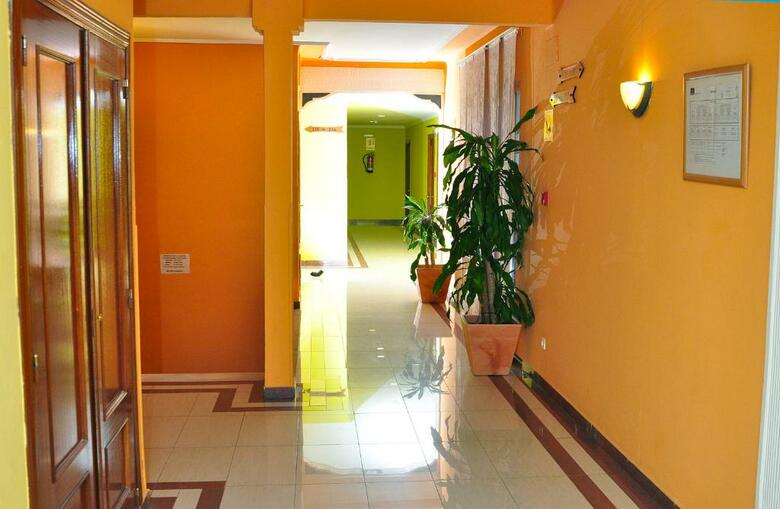 Hotel Hostal Valdepe�as