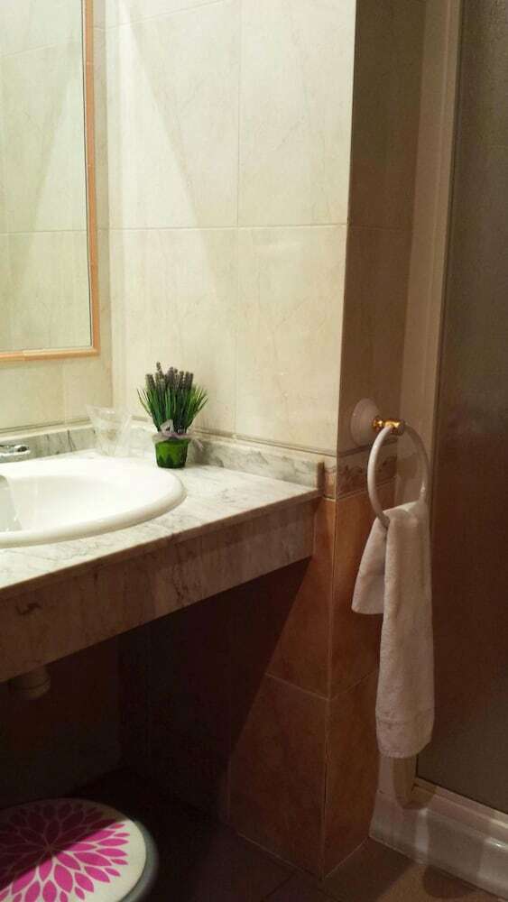 Hotel Hostal Valdepe�as